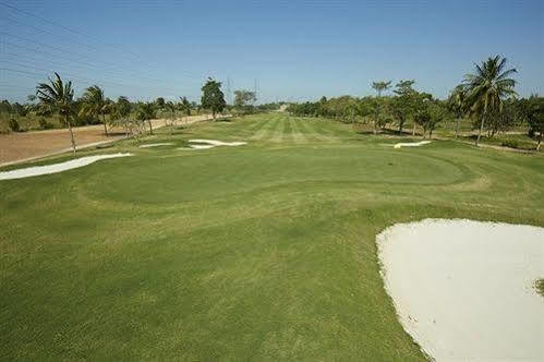 Pattaya Country Club & Resort Esterno foto
