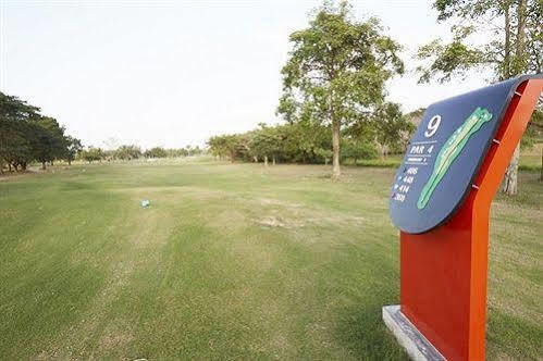 Pattaya Country Club & Resort Esterno foto